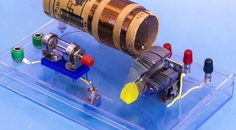 Science Hobbyist - 140 코일 에어 가변 커패시터 레트로